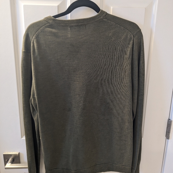 Banana Republic fitted sweater - Picture 2 of 3